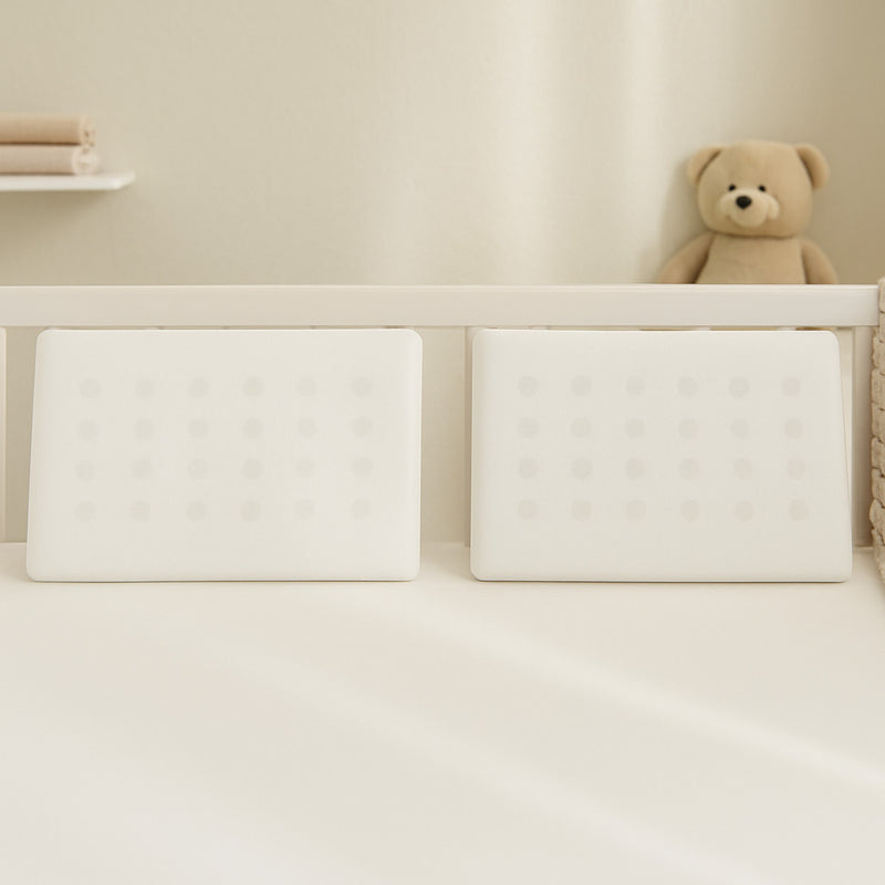 Kit 2 Travesseiros Bebê Antissufocantes e Antialérgicos – Conforto Respirável para o Berço